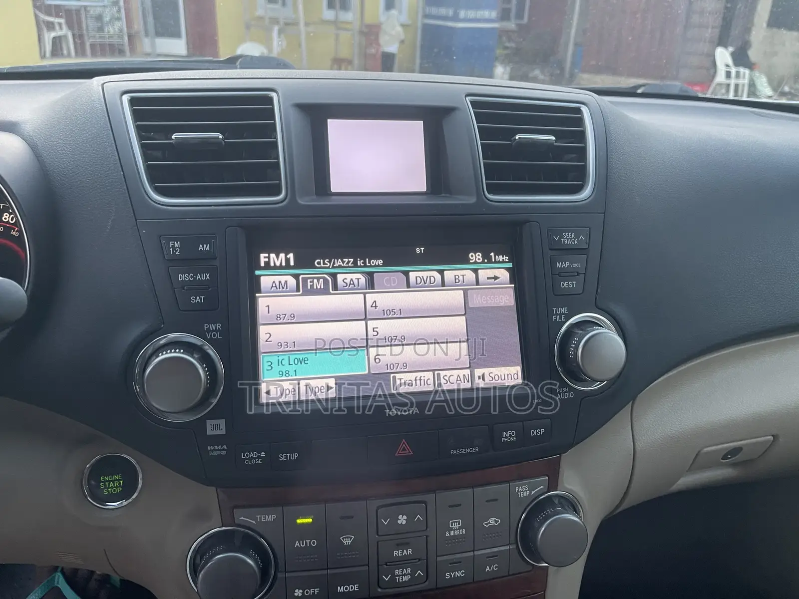 Toyota Highlander Limited 2011 White