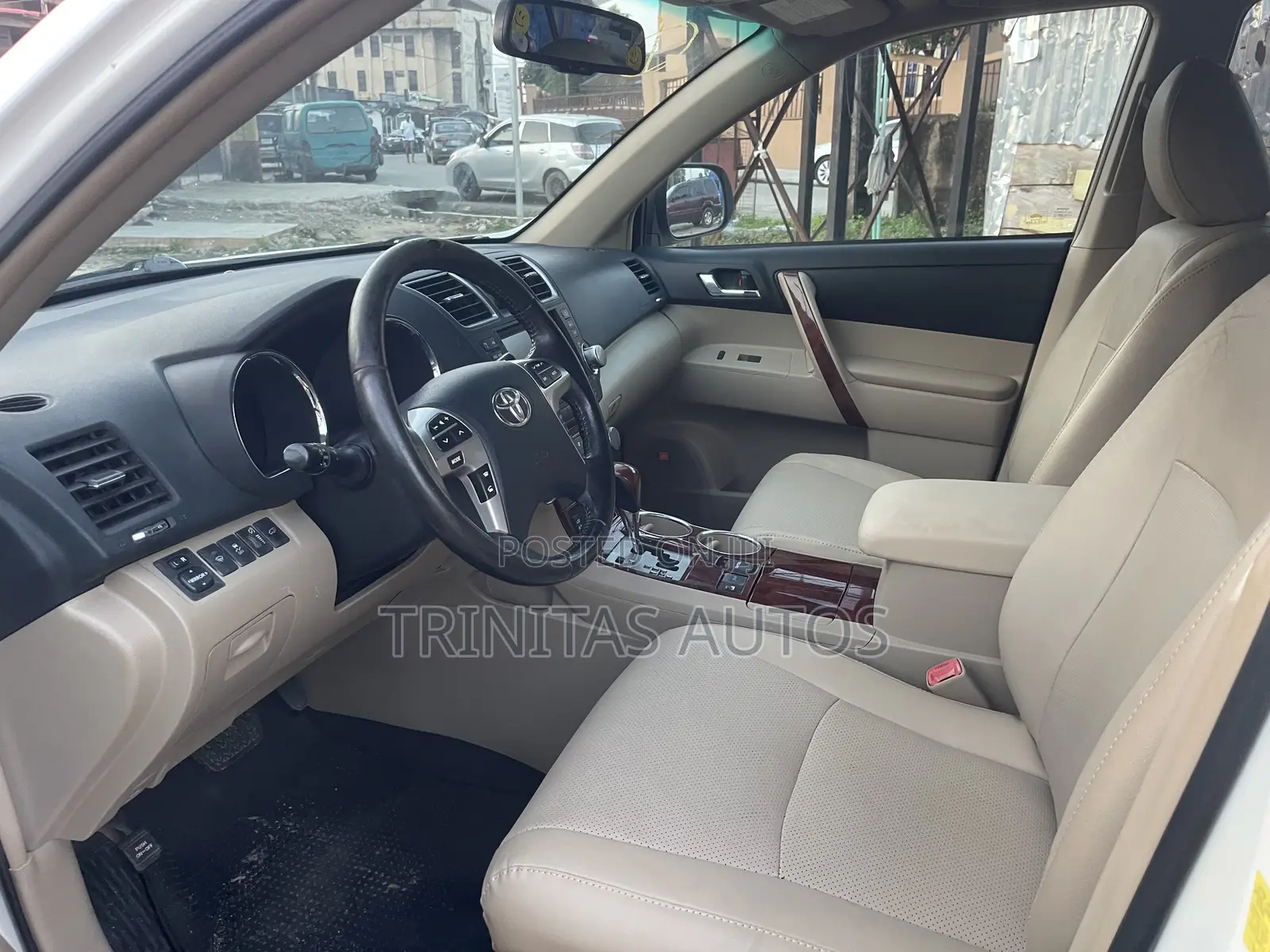 Toyota Highlander Limited 2011 White