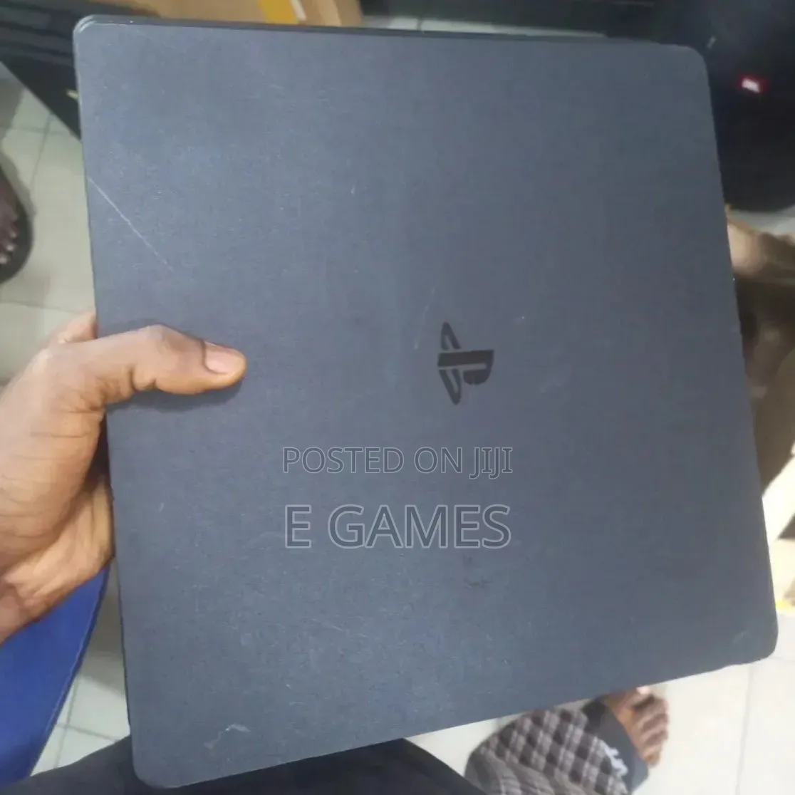 Used Ps4 Slim With One Pad and Game