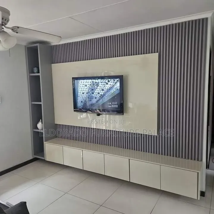High Glossy Board Television Console Design