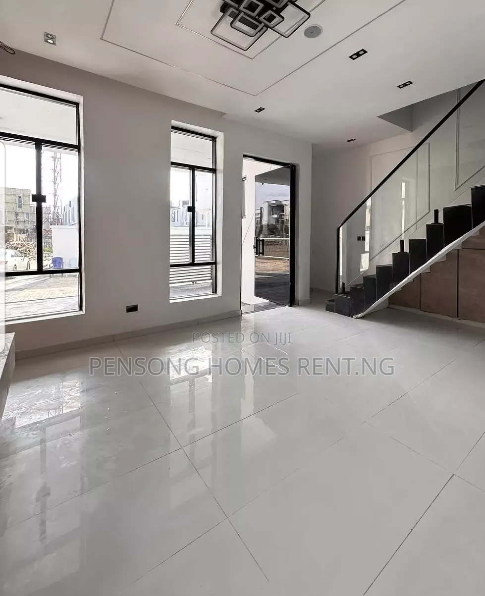 4bdrm Duplex in Ikota for rent
