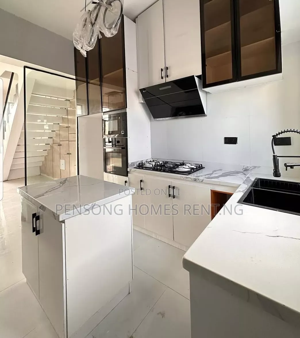 4bdrm Duplex in Ikota for rent