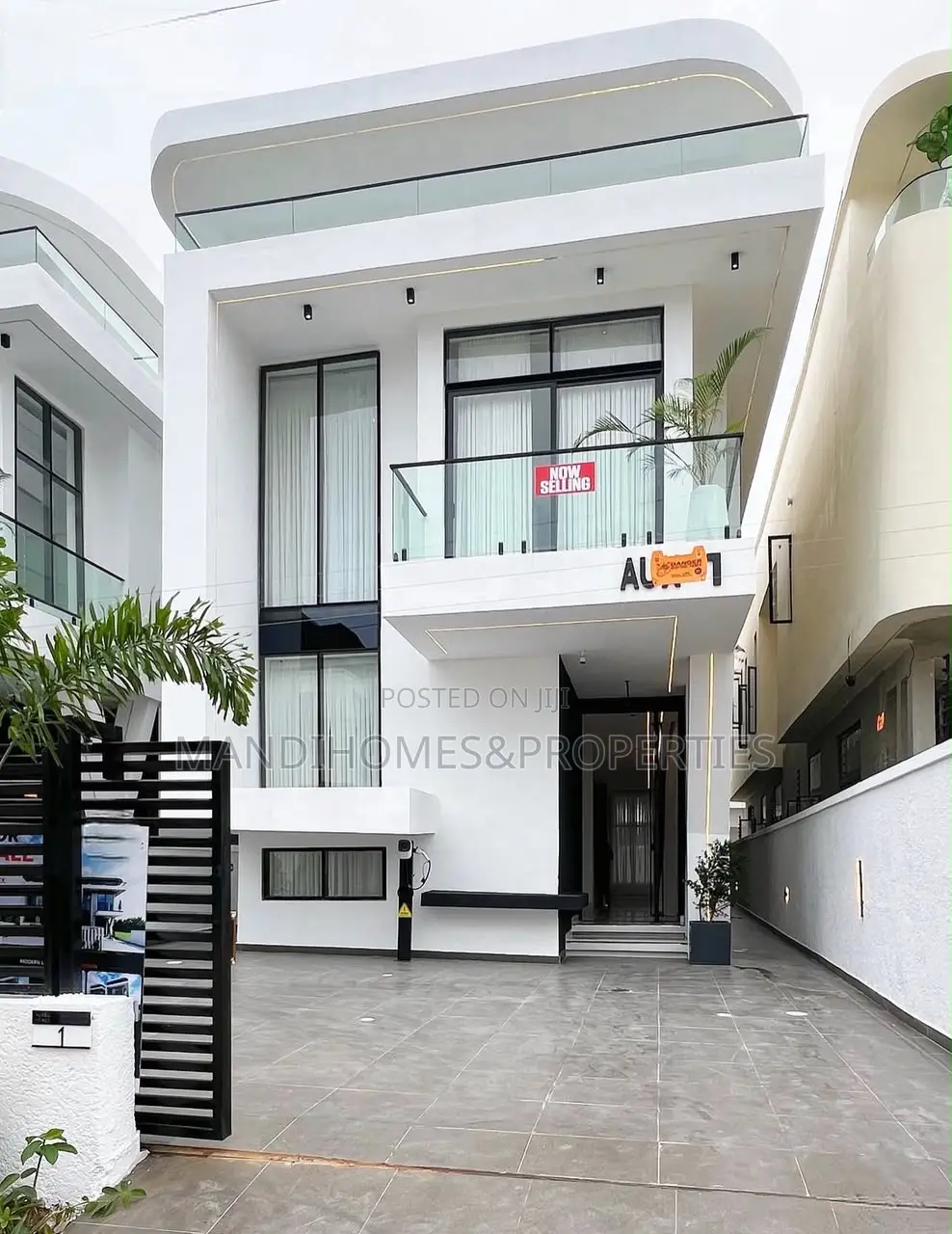5bdrm Duplex in Lekki for sale