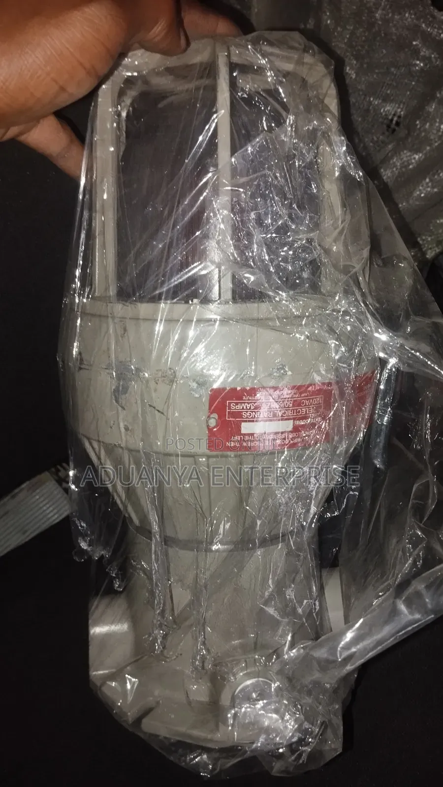 An Explosion-Proof / Hazardous-Area Industrial Light Fixture .