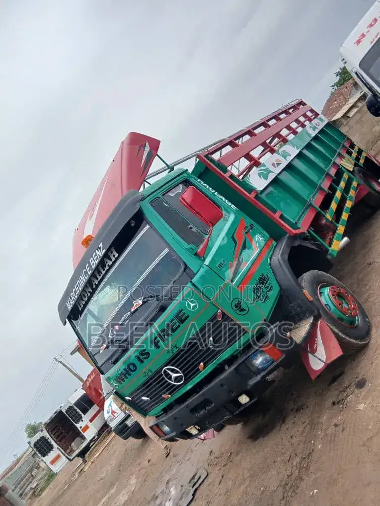 MMercedes Benz Truck