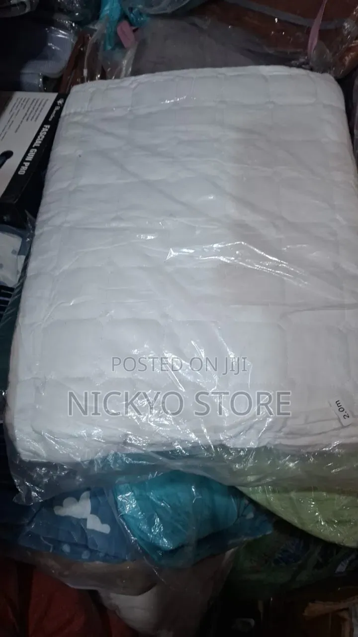 6by7 Waterproof Quilted Mattress Protector – Premium Bed Cover