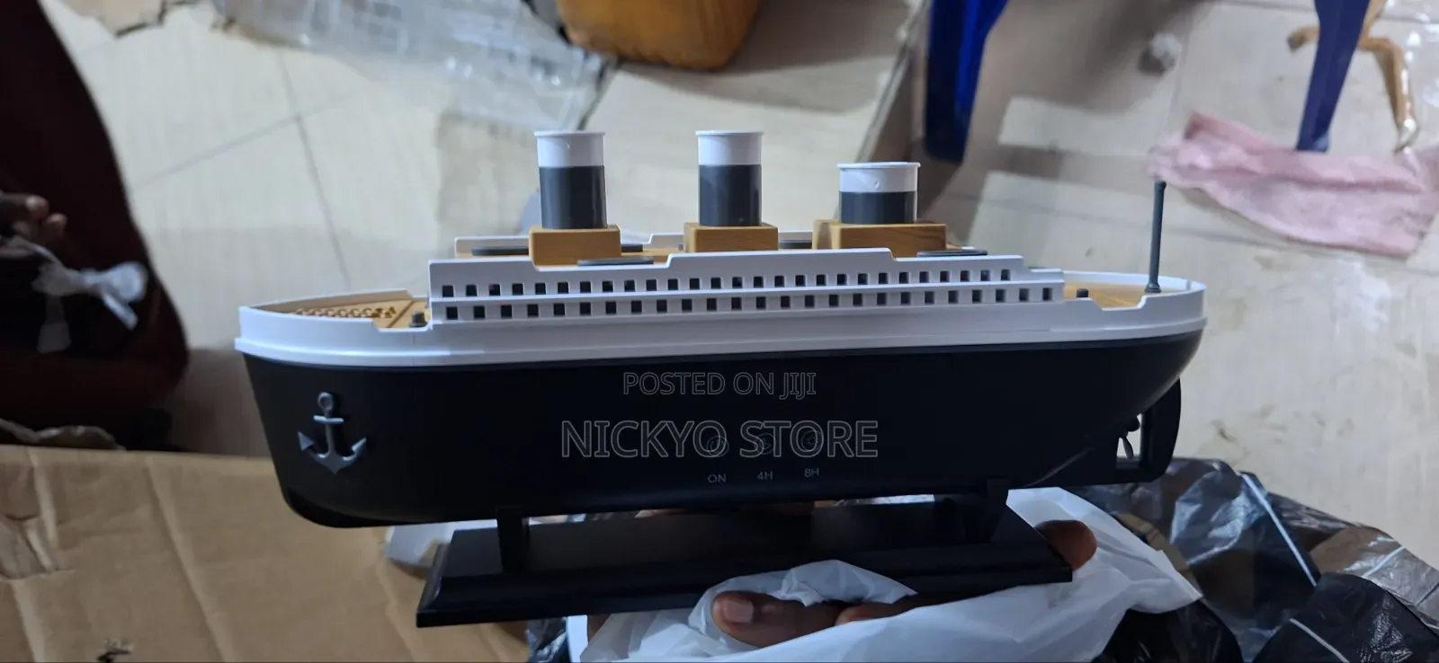 Jellyfish Aroma Diffuser – Titanic Ship Design