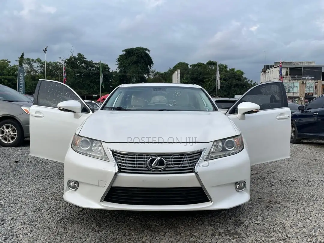 Lexus ES 2014 White