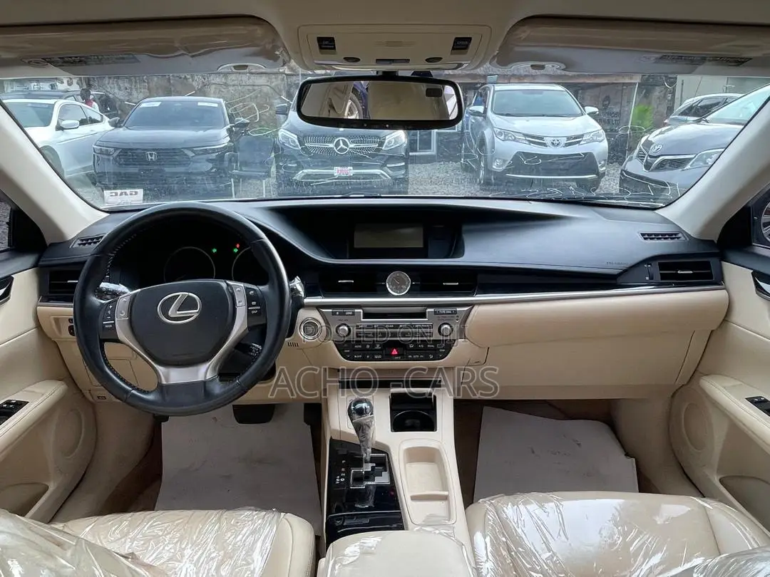 Lexus ES 2014 White
