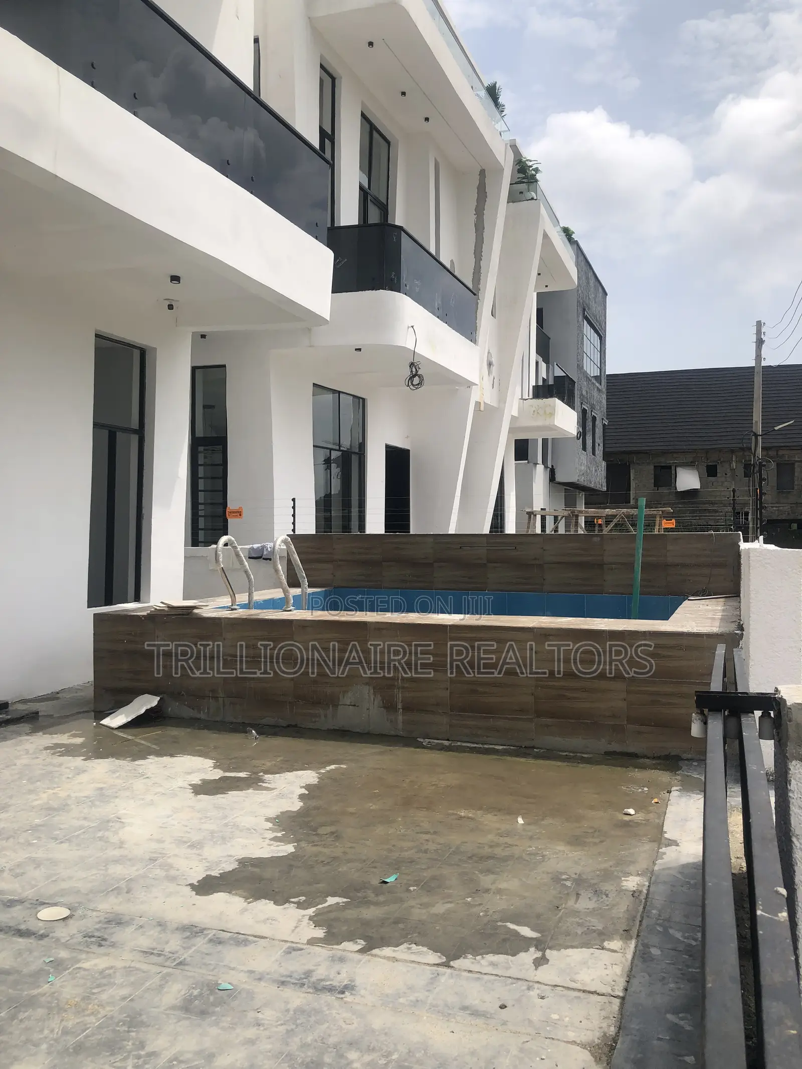 4bdrm Duplex in Sangotedo for sale