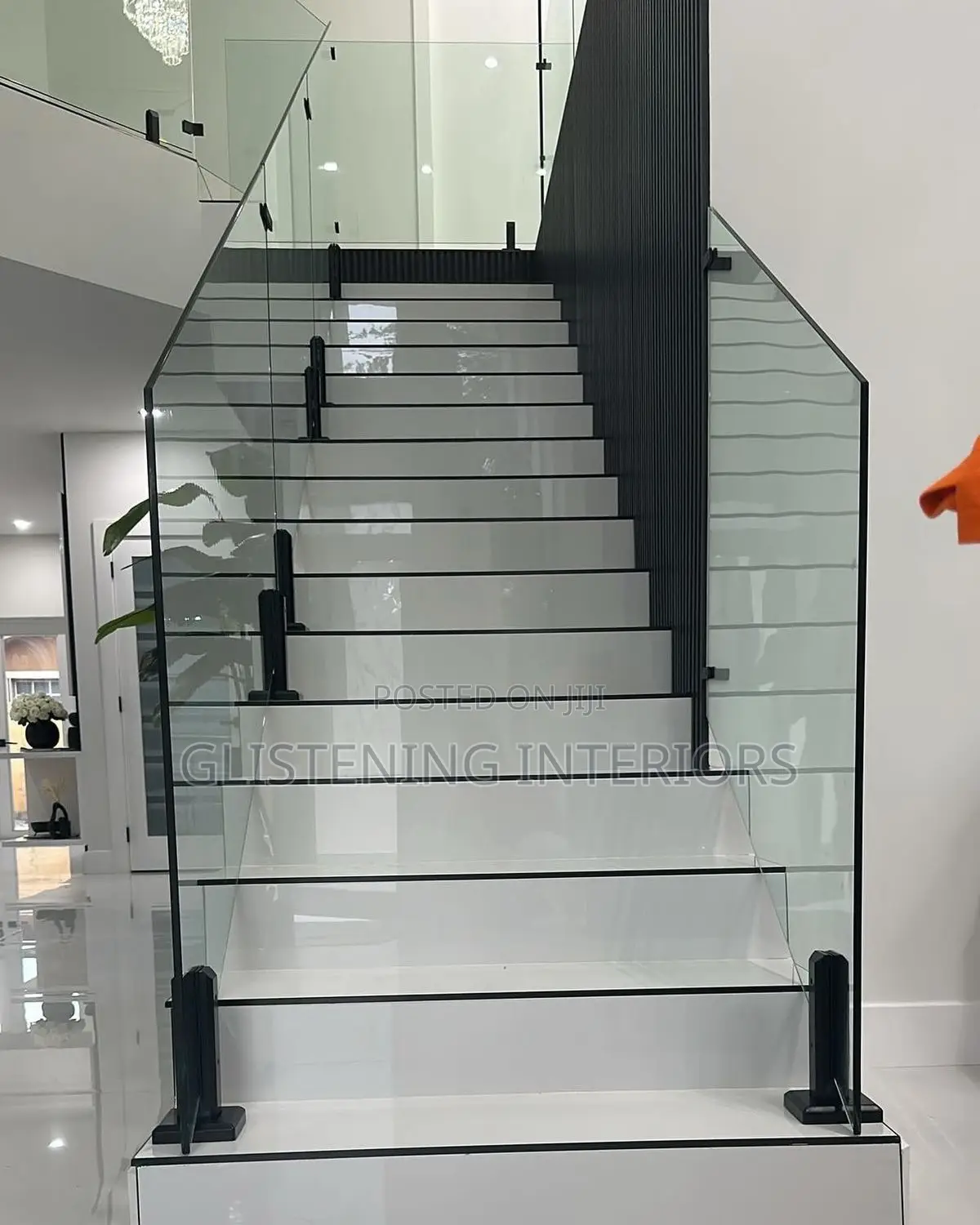 Staircase Spigot Using a 10mm Tempered Plain Glass
