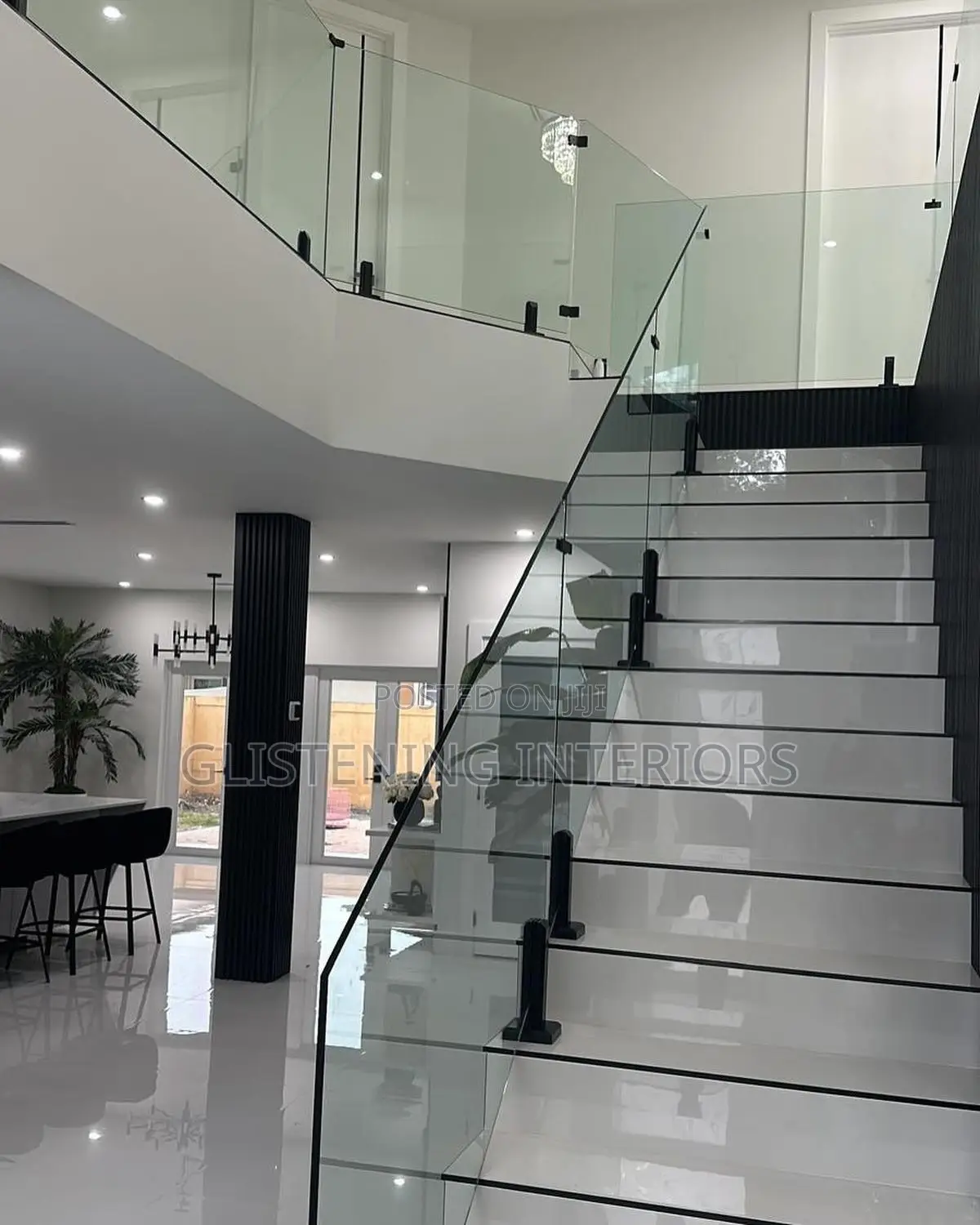 Staircase Spigot Using a 10mm Tempered Plain Glass