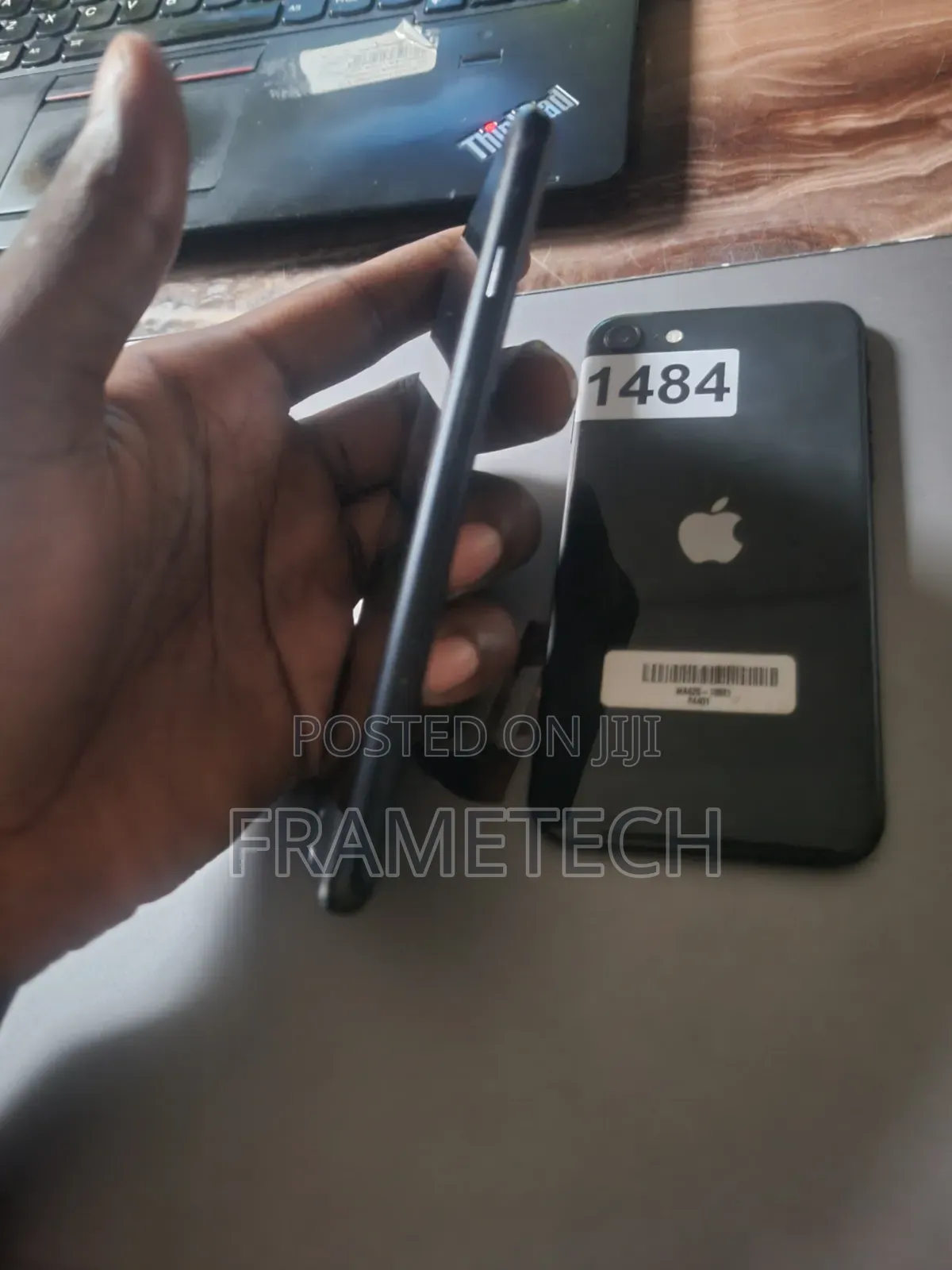 Apple iPhone SE (2022) 64 GB Black