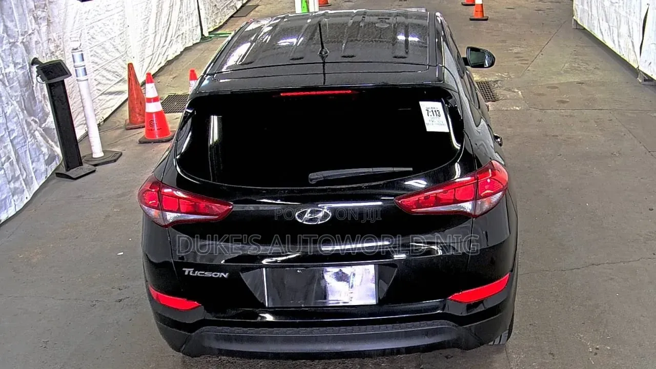 Hyundai Tucson Value FWD 2018 Black