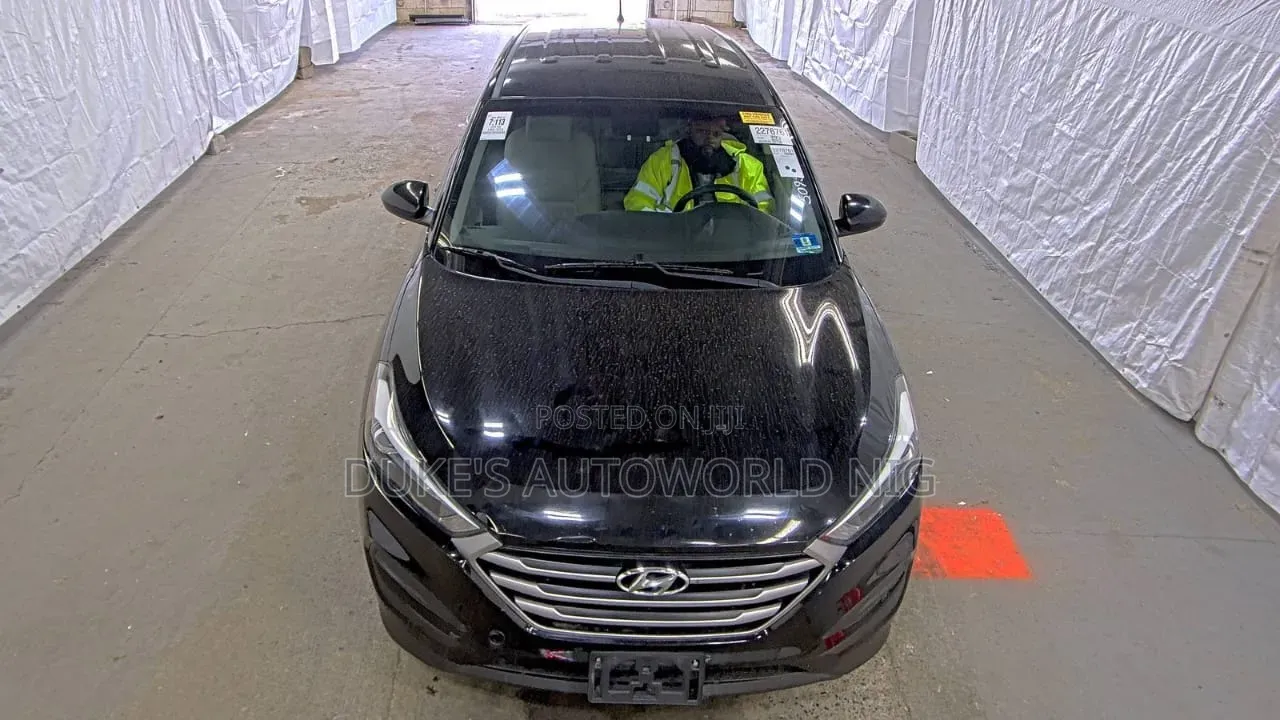 Hyundai Tucson Value FWD 2018 Black