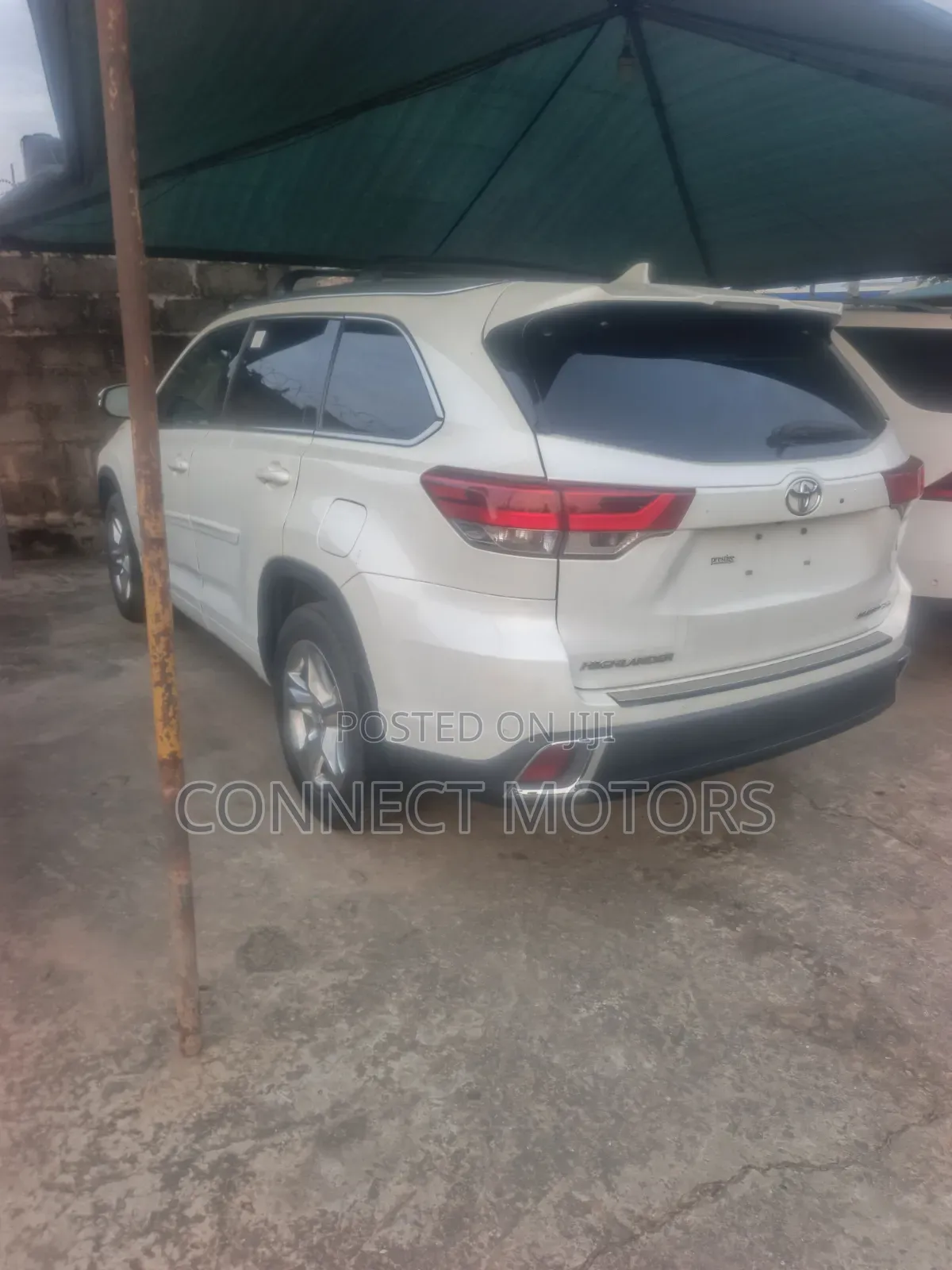 Toyota Highlander XLE 4x2 V6 (3.5L 6cyl 8A) 2018 Gray