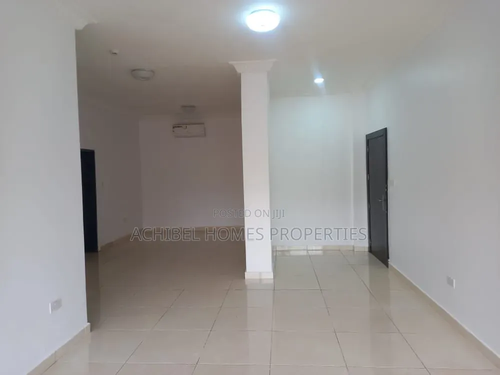 2bdrm Apartment in Chevron for rent