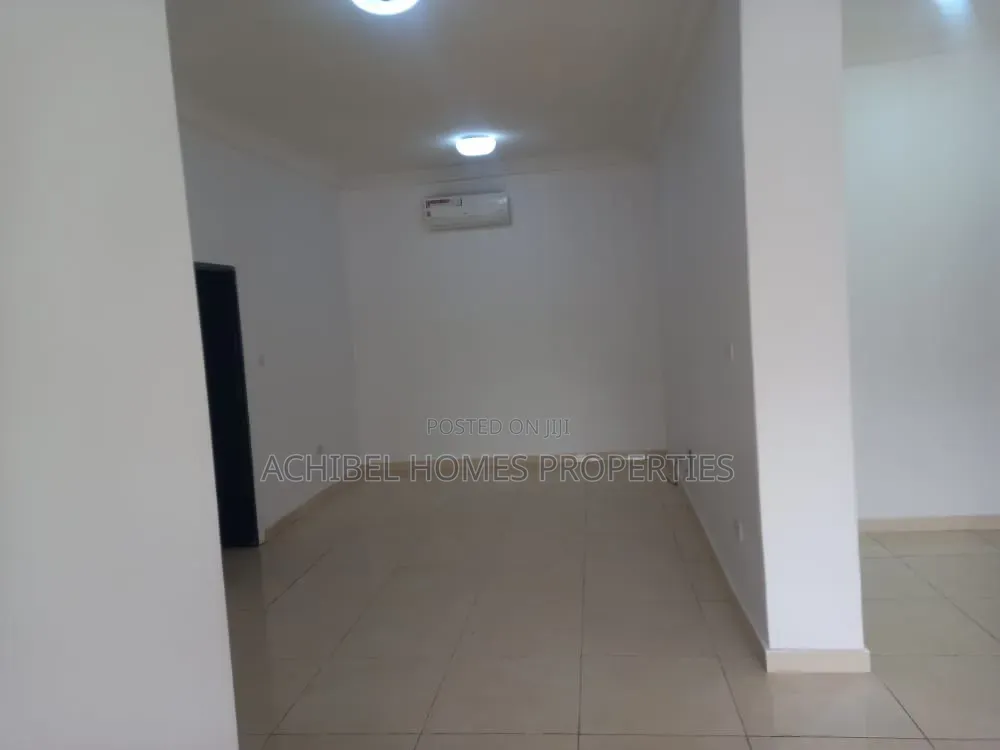 2bdrm Apartment in Chevron for rent