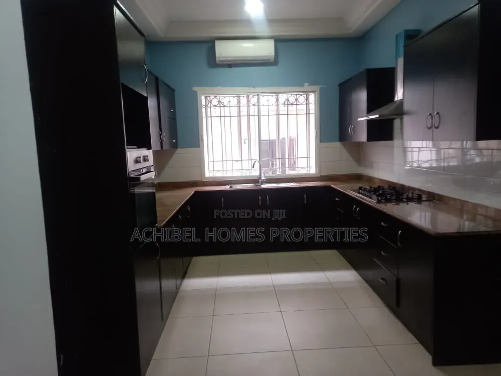 2bdrm Apartment in Chevron for rent