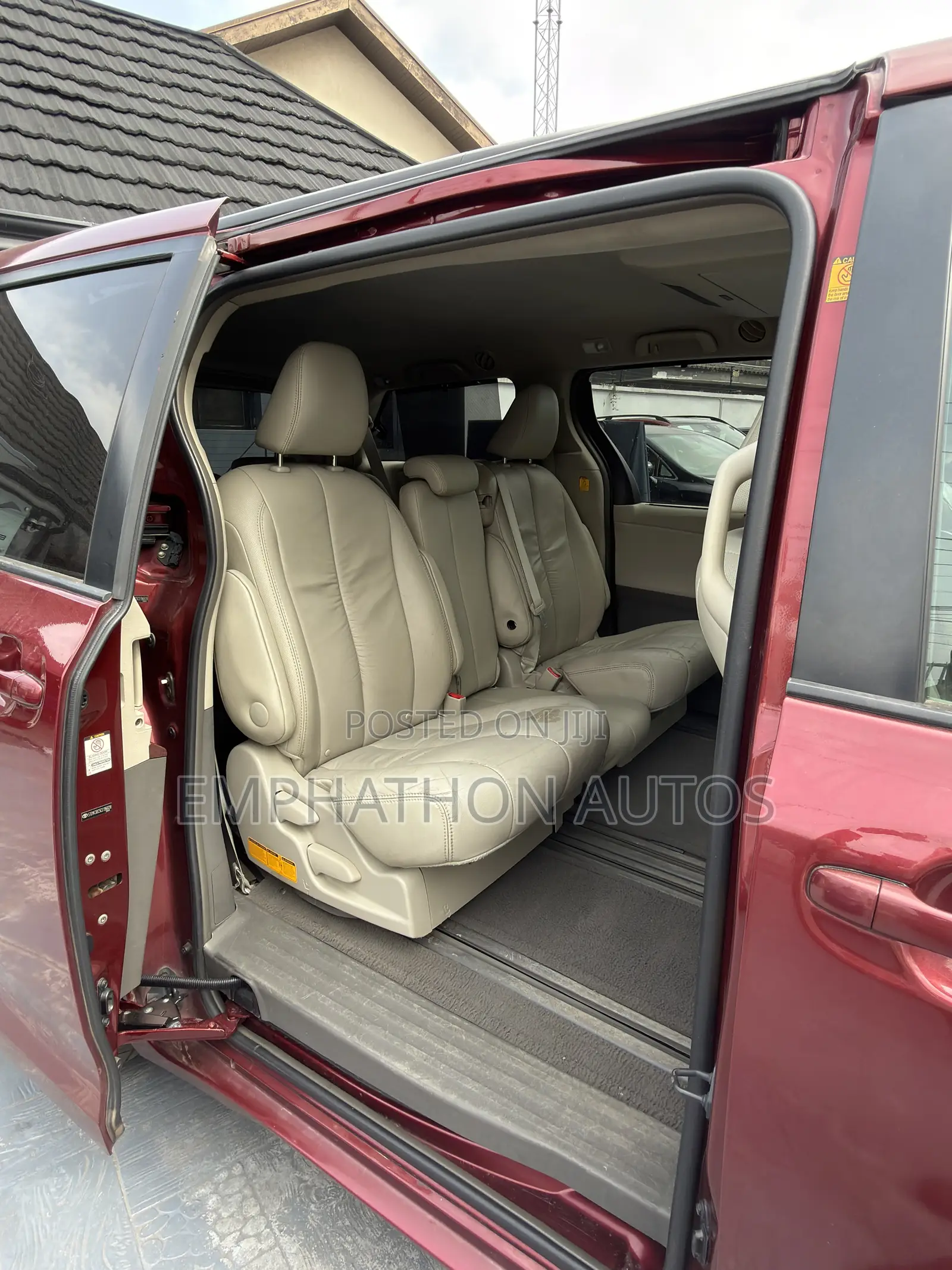 Toyota Sienna 2012 Burgundy