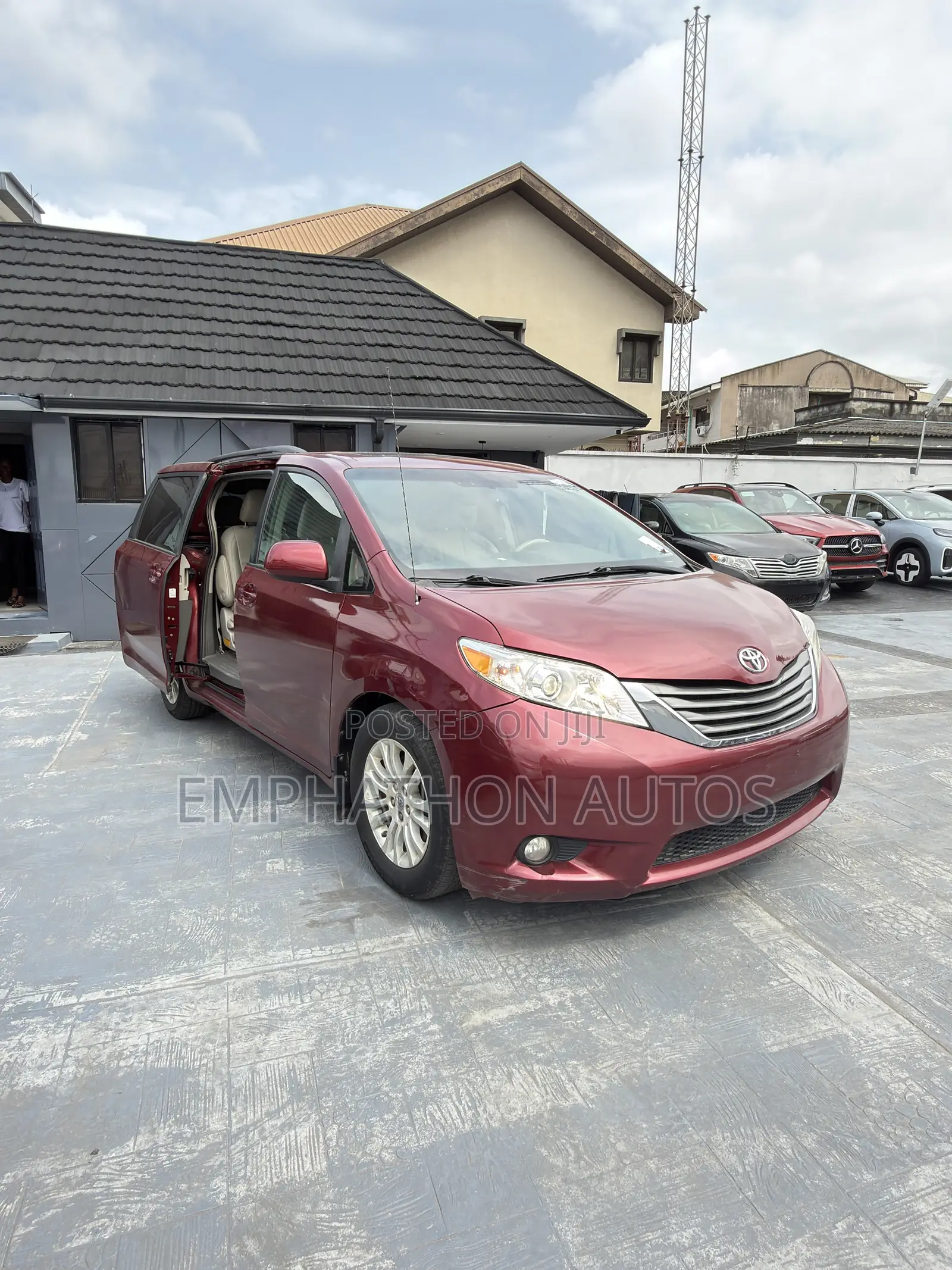 Toyota Sienna 2012 Burgundy