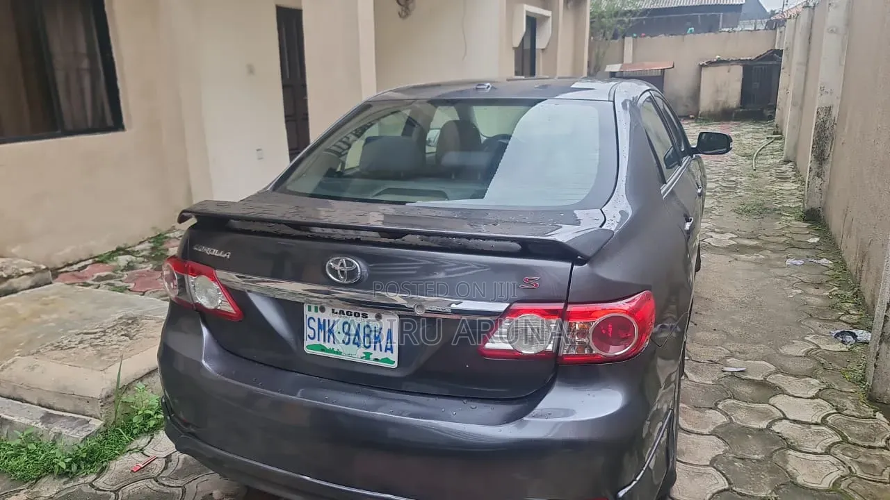 Toyota Corolla 2013 Gray