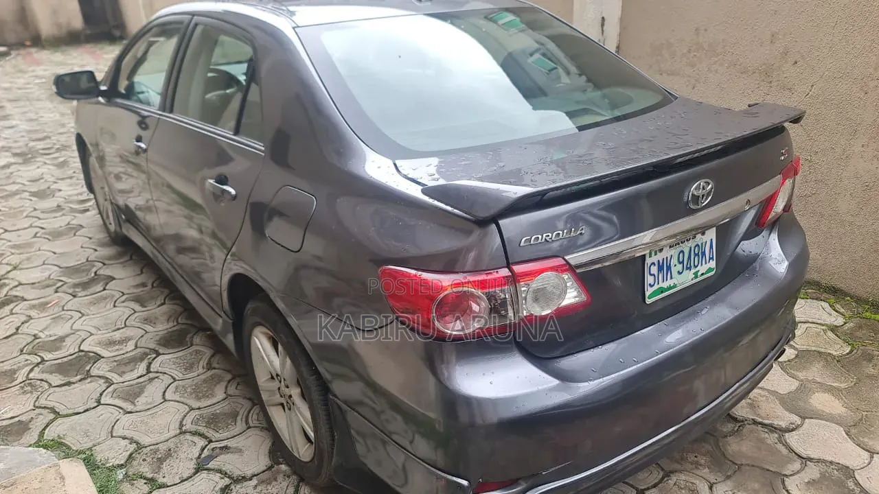 Toyota Corolla 2013 Gray