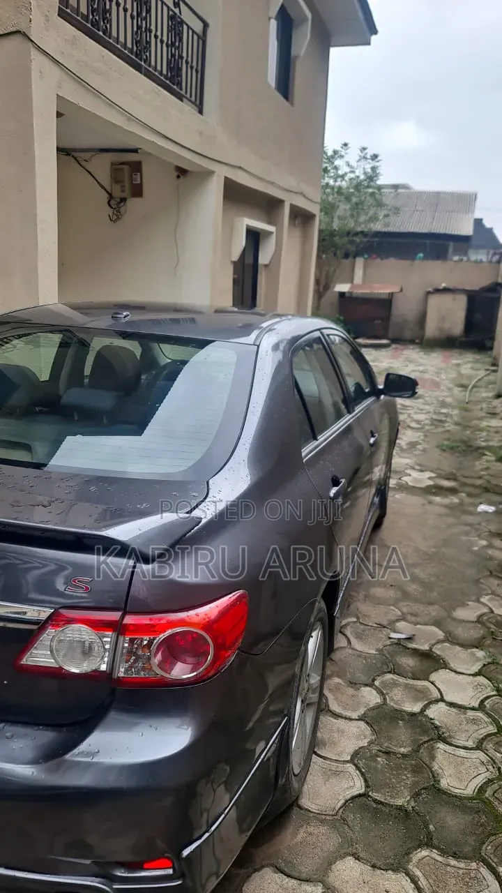 Toyota Corolla 2013 Gray
