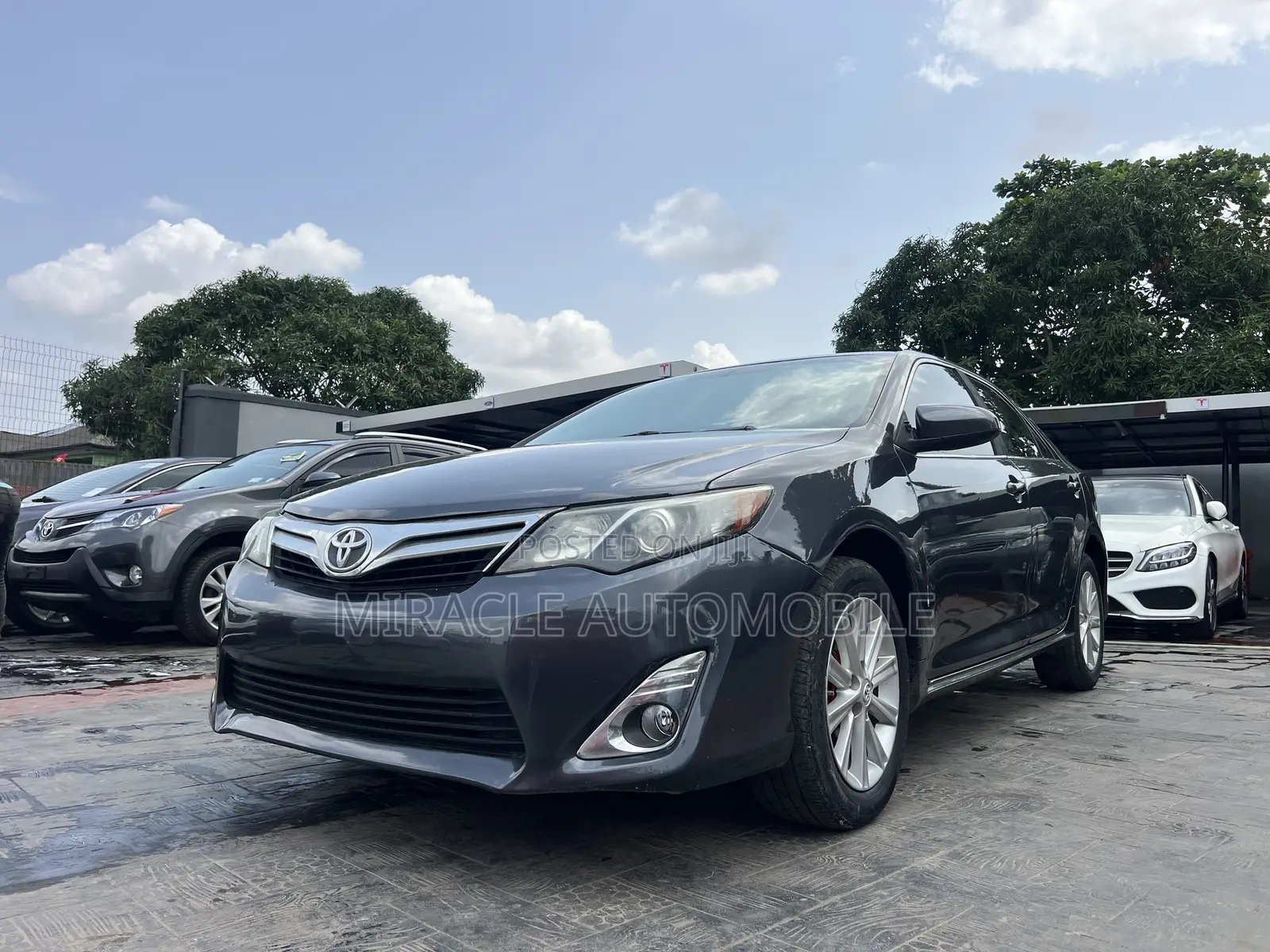 Toyota Camry XLE 4dr Sedan (2.5L 4cyl 6A) 2013 Gray