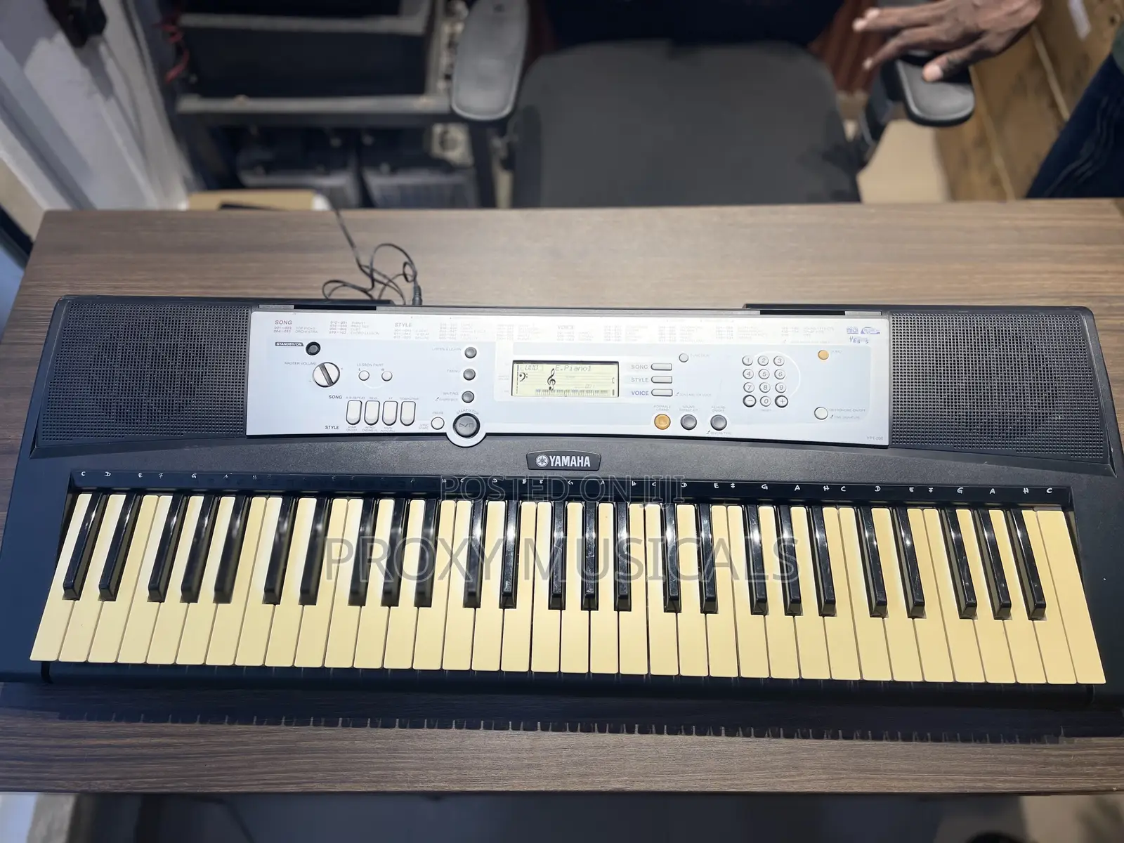 Yamaha YPT-200 Keyboard