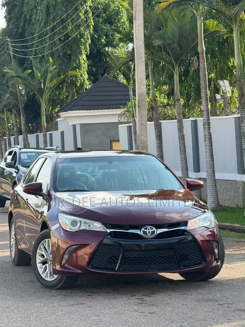 Toyota Camry 2016 Maroon
