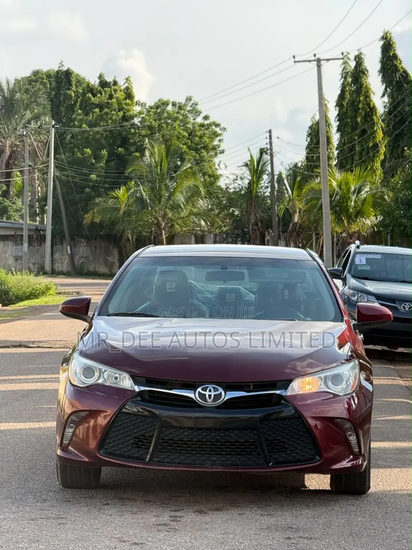 Toyota Camry 2016 Maroon