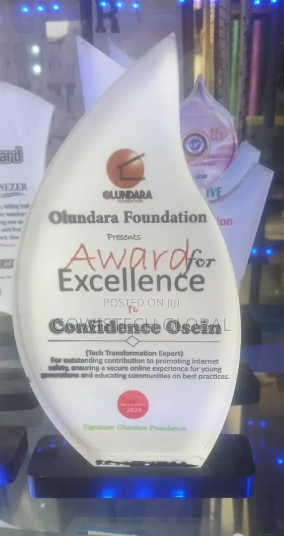 Acrylic Award Plaques in Nigeria