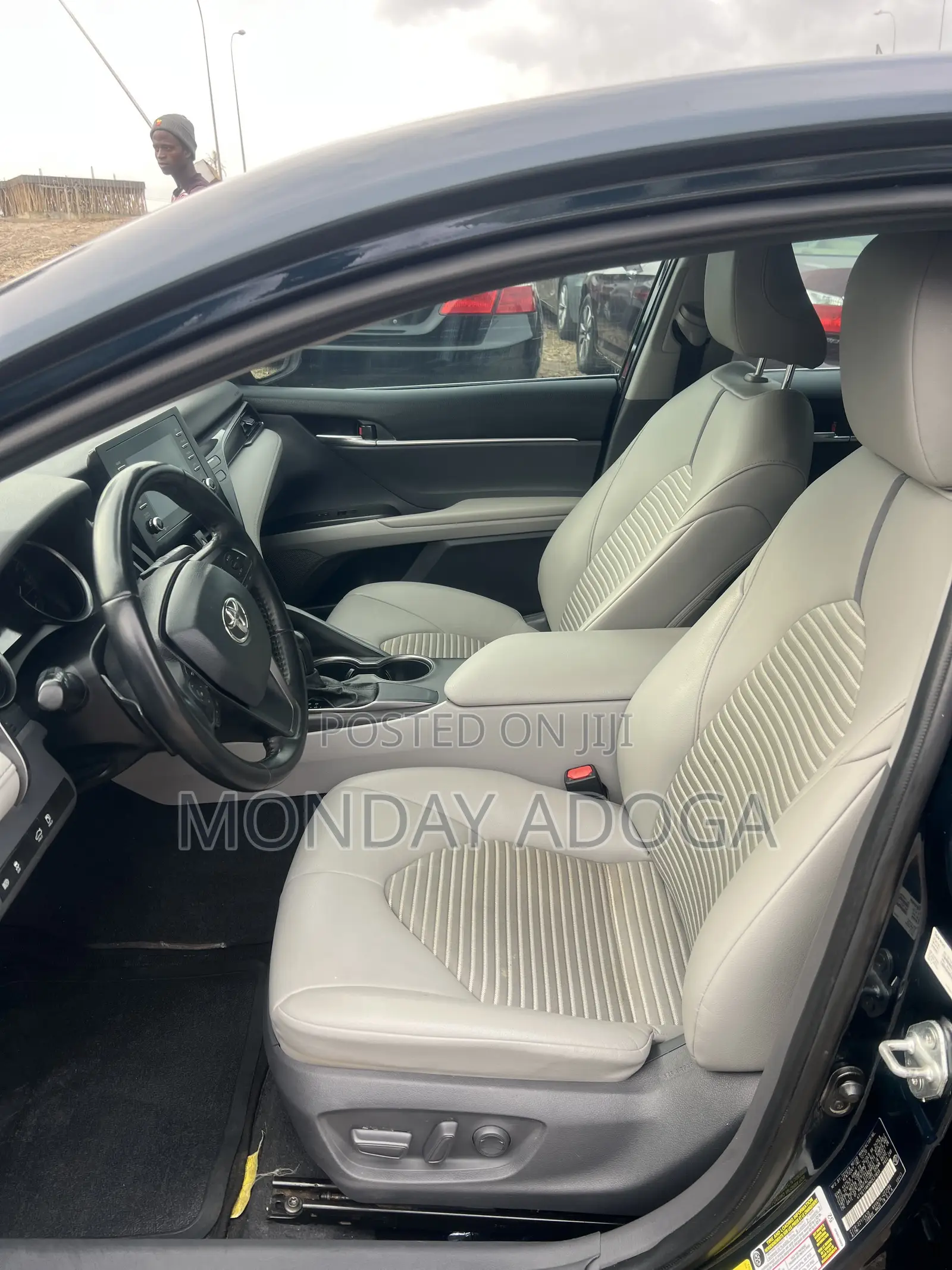 Toyota Camry SE 2021 Gray