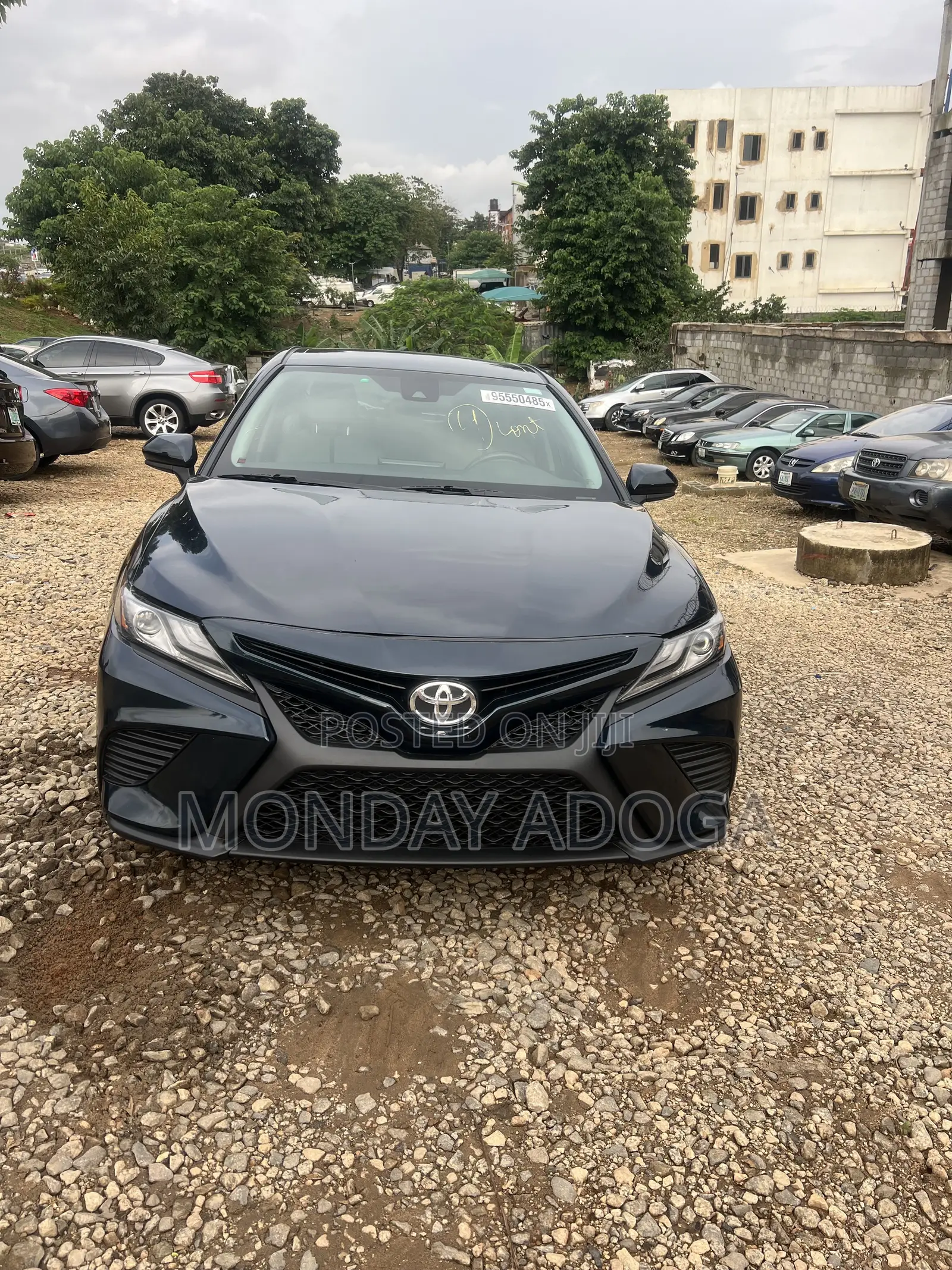 Toyota Camry SE 2021 Gray