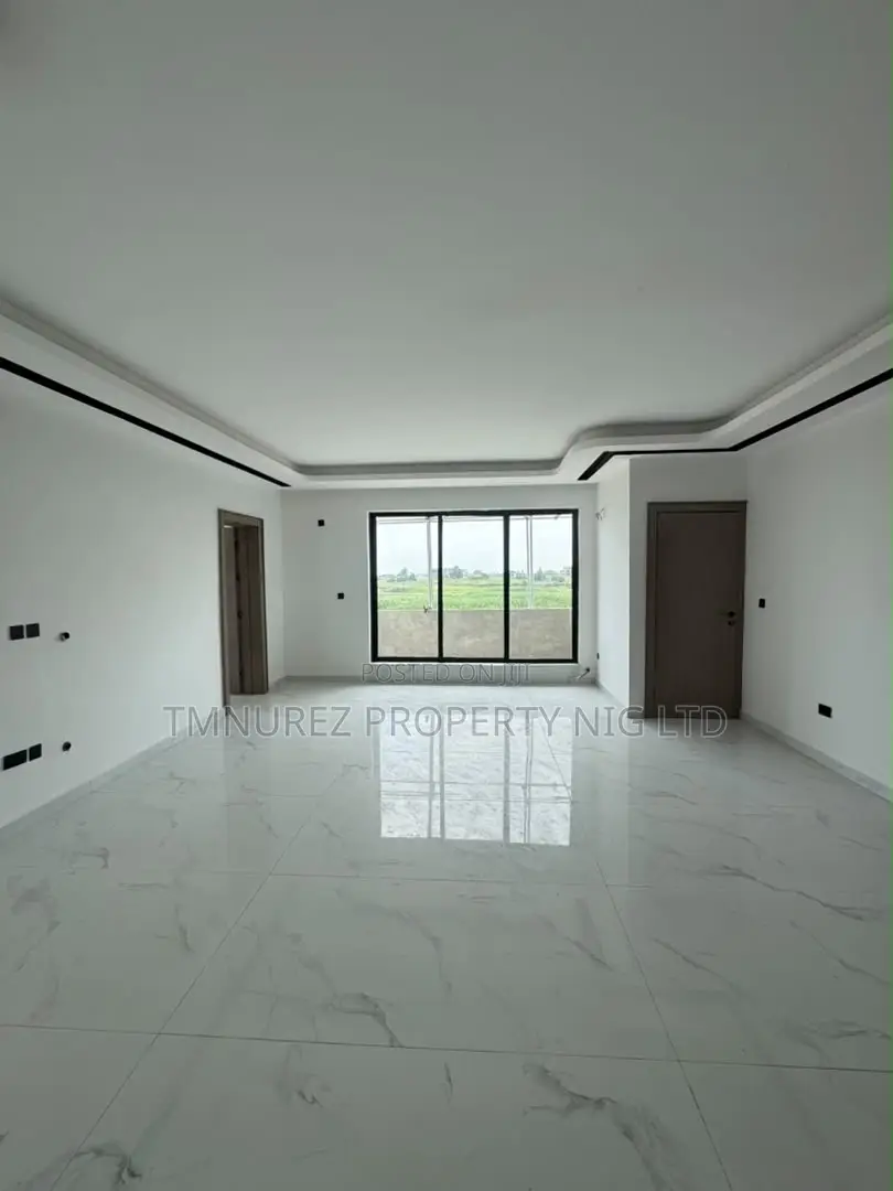 2bdrm Apartment in Lekki Phase 1 for rent