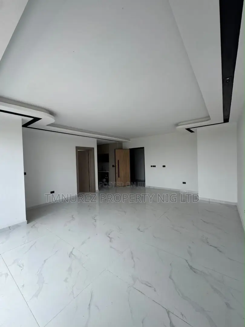 2bdrm Apartment in Lekki Phase 1 for rent