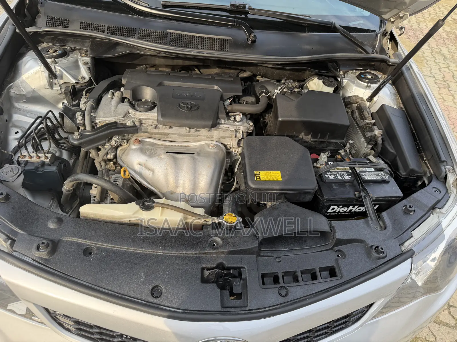 Toyota Camry SE 4dr Sedan (2.5L 4cyl 6A) 2013 Silver