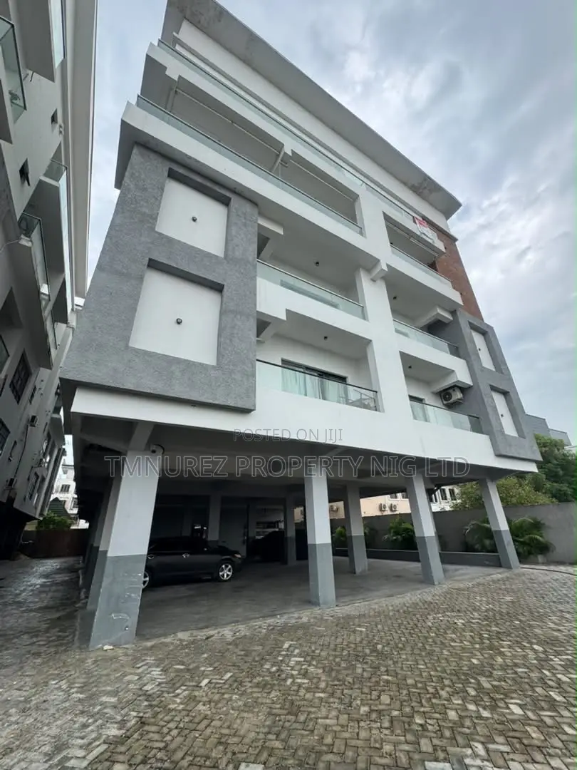 2bdrm Apartment in Lekki Phase 1 for rent