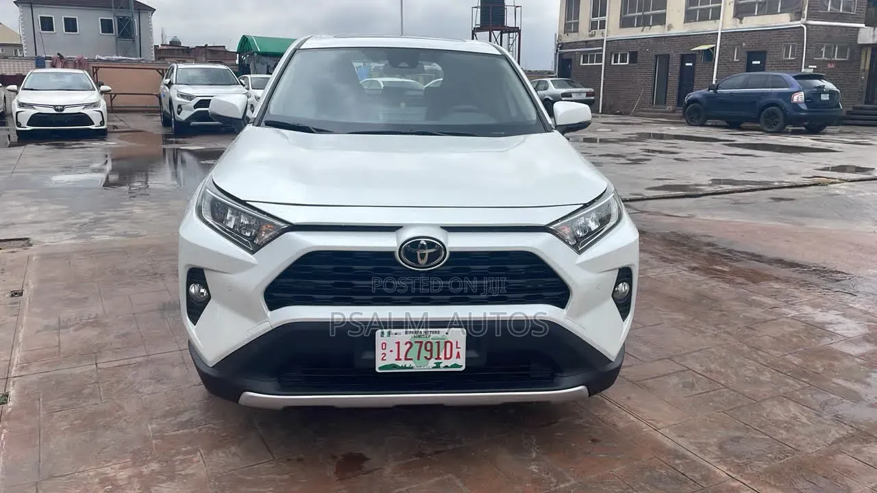 Toyota RAV4 2023 White
