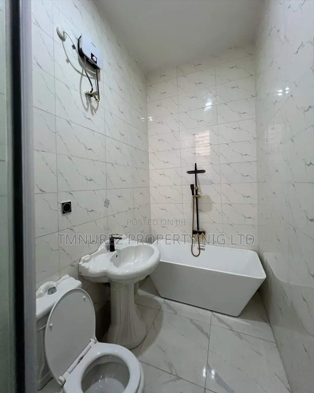 4bdrm Duplex in Ikota for rent