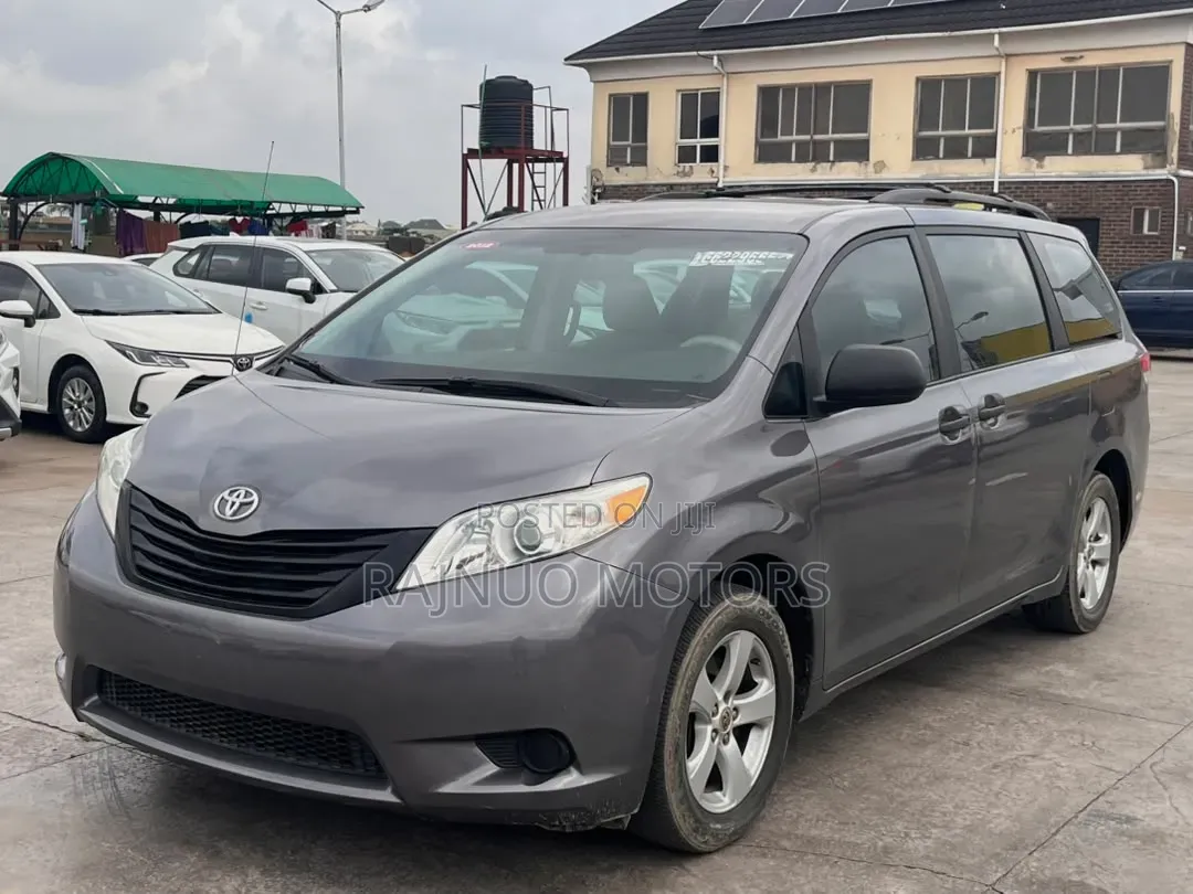 Toyota Sienna 2012 Gray