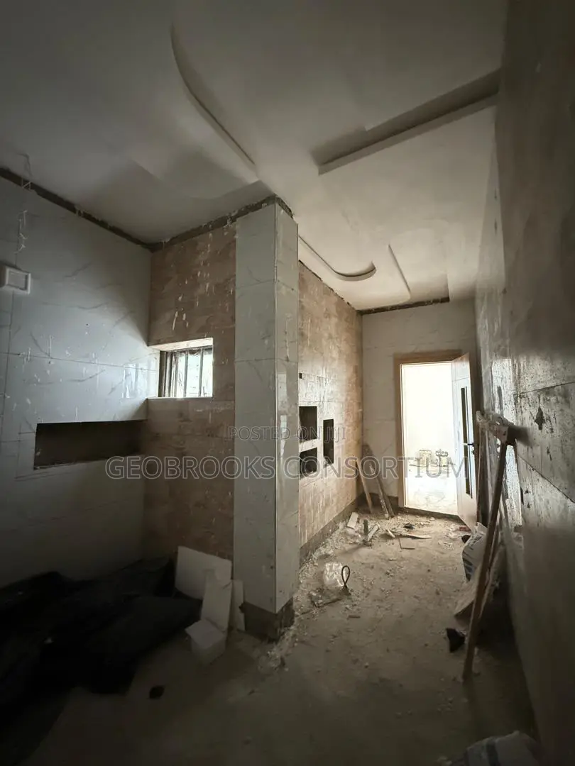 5bdrm Duplex in Engr. Lere Adigun, Akobo for sale