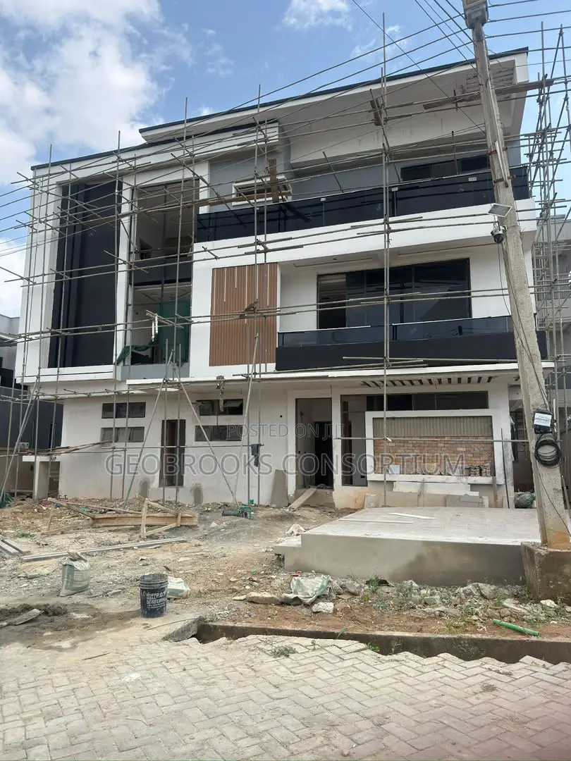 5bdrm Duplex in Engr. Lere Adigun, Akobo for sale