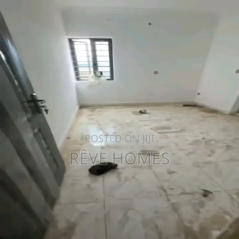 Studio Apartment in CHallenge / Mushin for rent