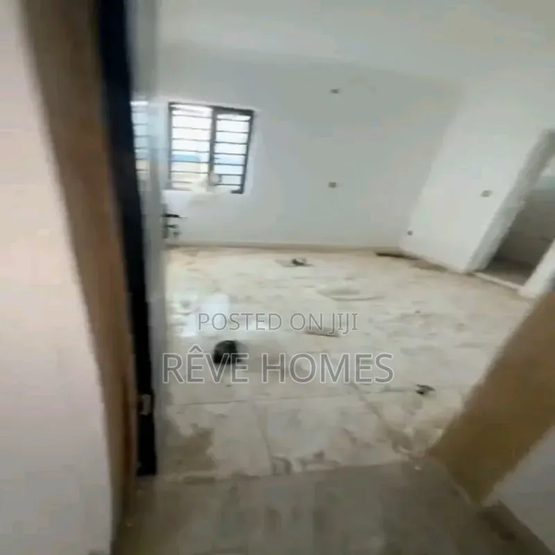 Studio Apartment in CHallenge / Mushin for rent