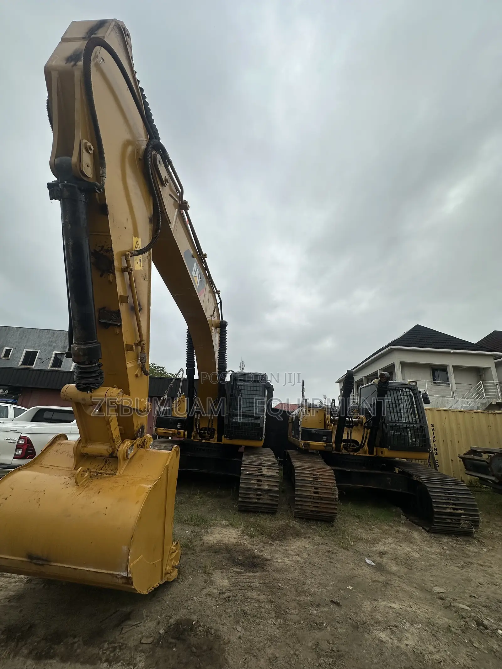 Foreign Used Cat Excavator 330D for Sale. Price 180M Naira Only