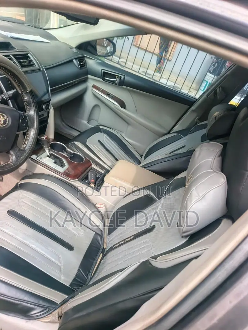 Toyota Camry XLE 4dr Sedan (2.5L 4cyl 6A) 2013 Gray