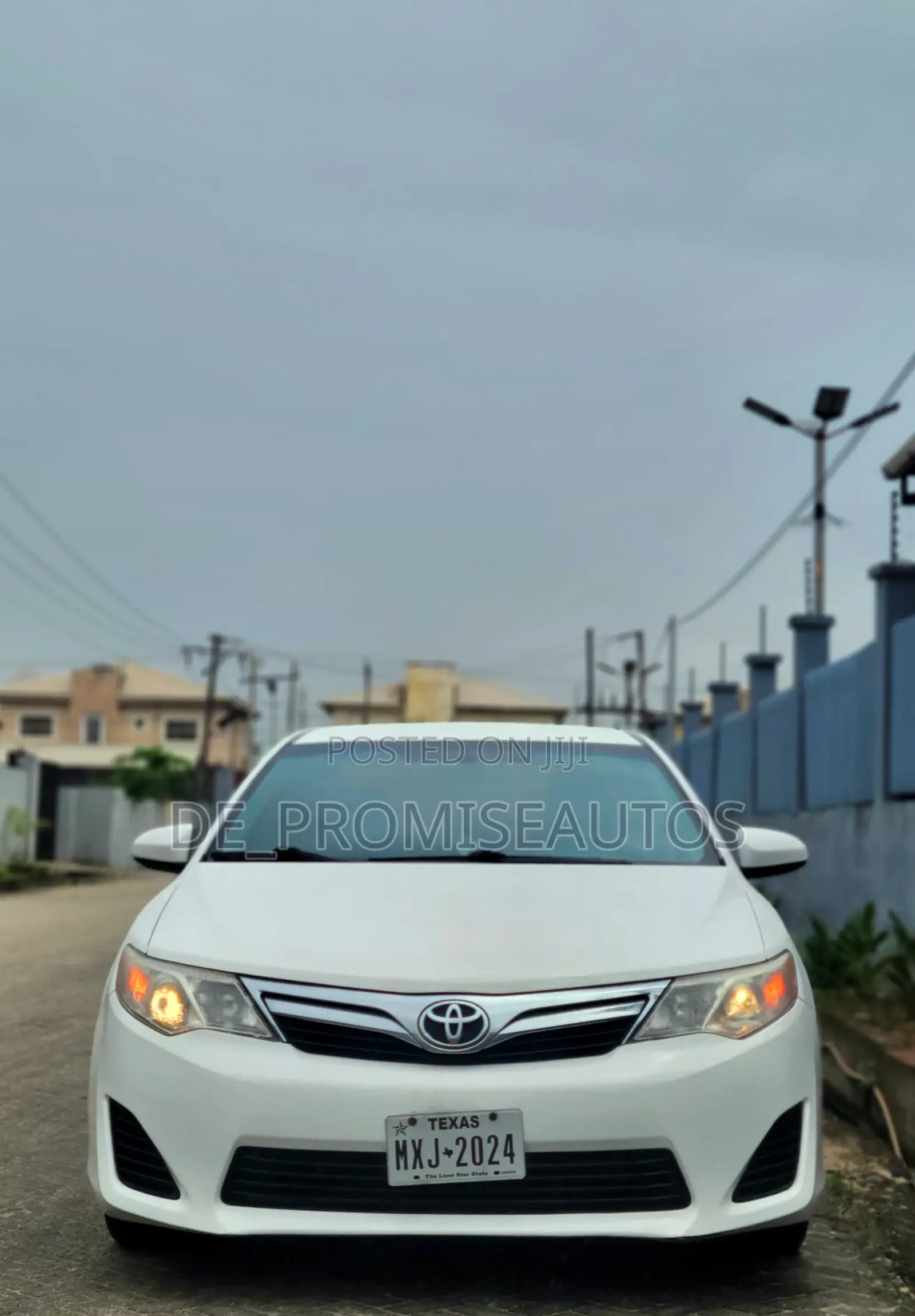 Toyota Camry LE 4dr Sedan (2.5L 4cyl 6A) 2012 White