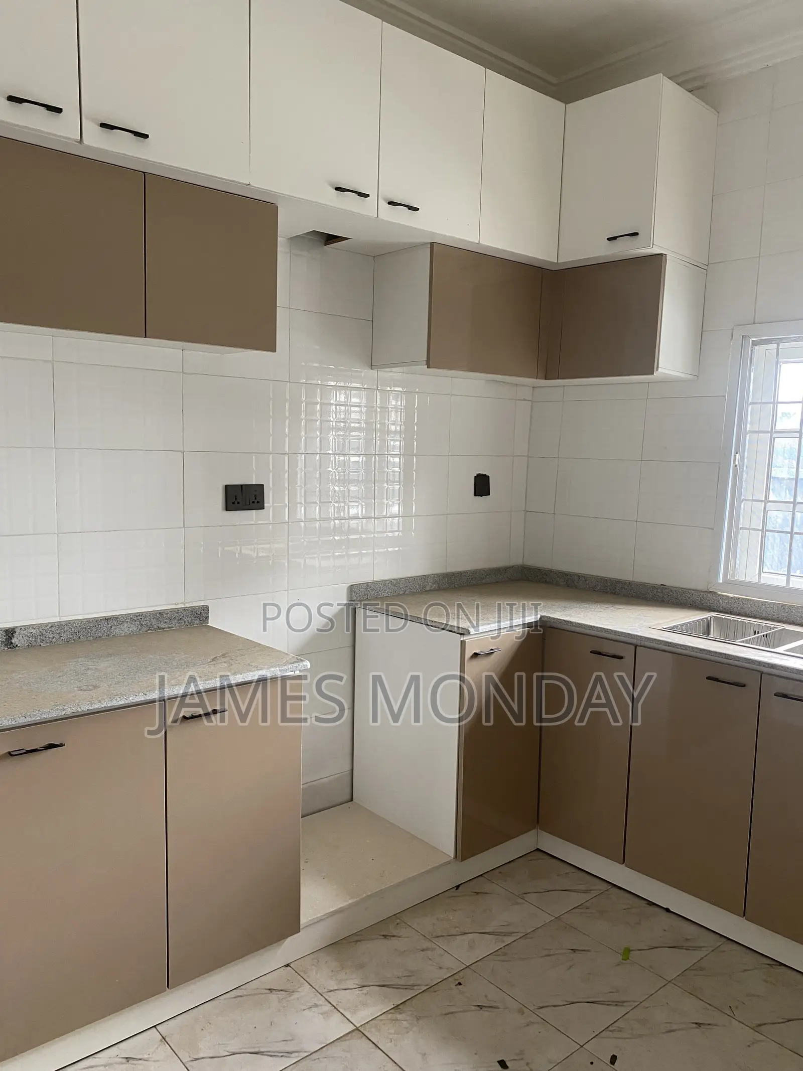 3bdrm Block of Flats in Private Residence, Area 1 for rent